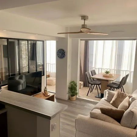 Apartment T2 Neuf Avec Loggia 5 Min Du Port De *
